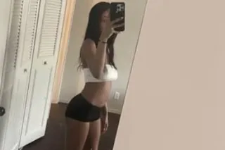 Petite and sexxy😊🍑 - Image 1