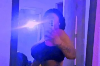 ITS COLD OUTSIDE❄☃But this😻 is warm🌹 ask about my friend - Image 5